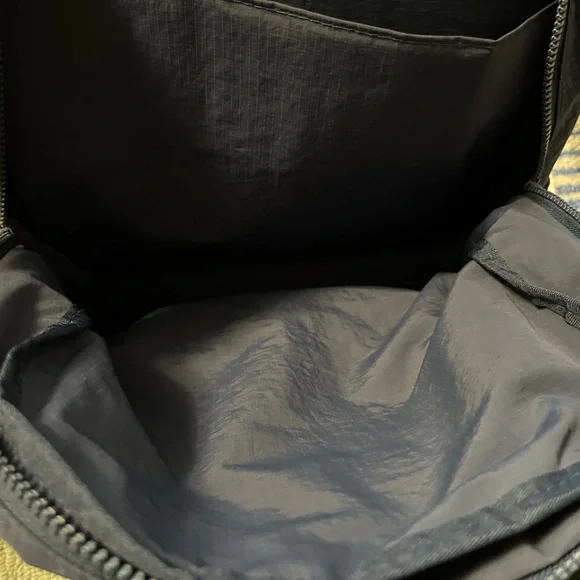 ALOHA Collection Navy Travel Backpack - NWT
Color: Palaka Keep it light Navy - Picture 5 of 6